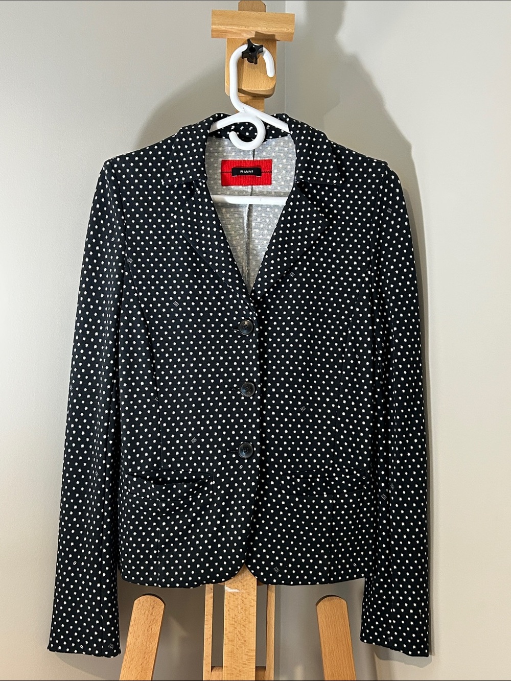 DESIGNER Riani Black Blazer with White Star Print